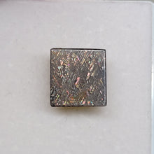 Load image into Gallery viewer, 2.48g Rainbow Lattice Sunstone Cabochon
