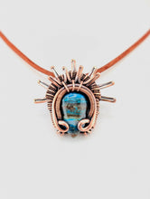 Load image into Gallery viewer, Alien Head Pendant