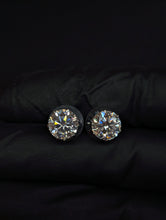 Load image into Gallery viewer, Moissanite Stud Earrings