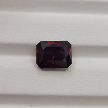 Load image into Gallery viewer, 12.58ct Rhodolite Garnet Facet